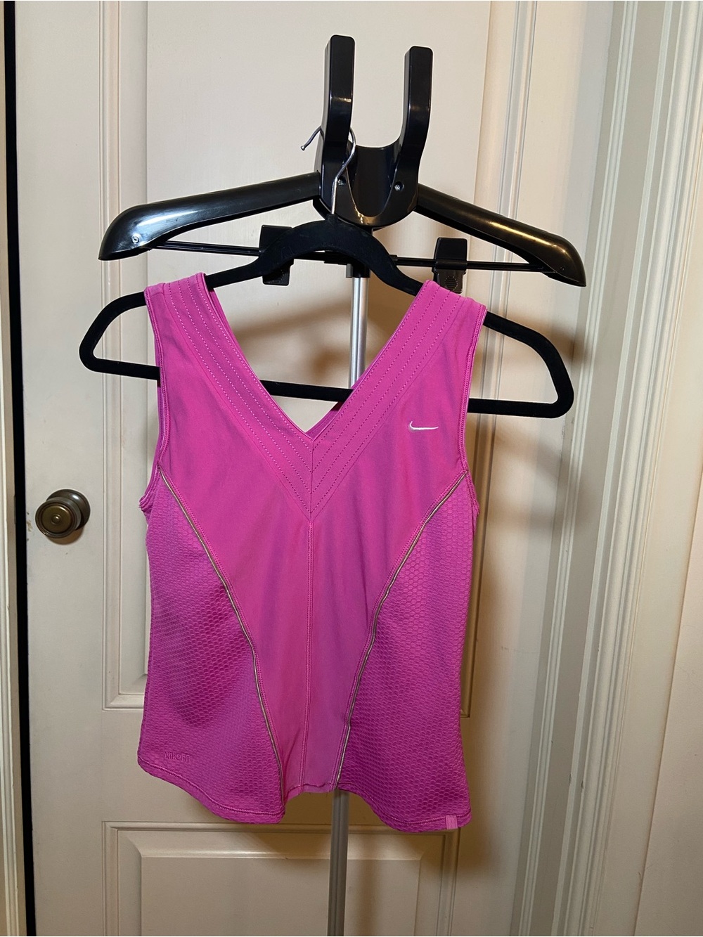 Nike Bright Pink V-Neck Athletic Tank size L